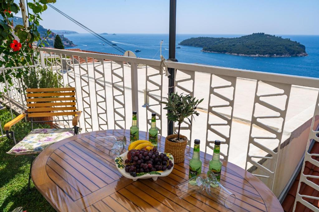 Apartments And Room Lora 