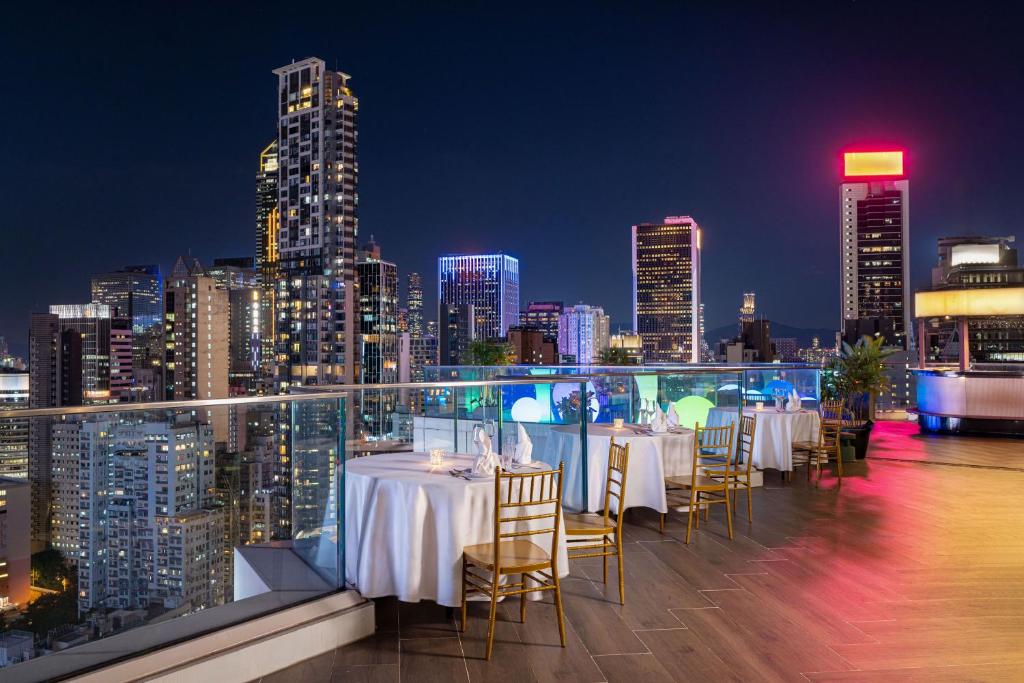The Emperor Hotel 