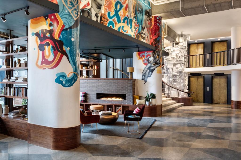 The Revolution Hotel 
